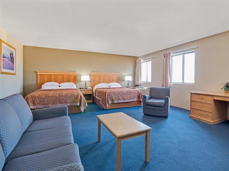 איירוויי הייטס Super 8 By Wyndham Spokane/West מראה חיצוני תמונה