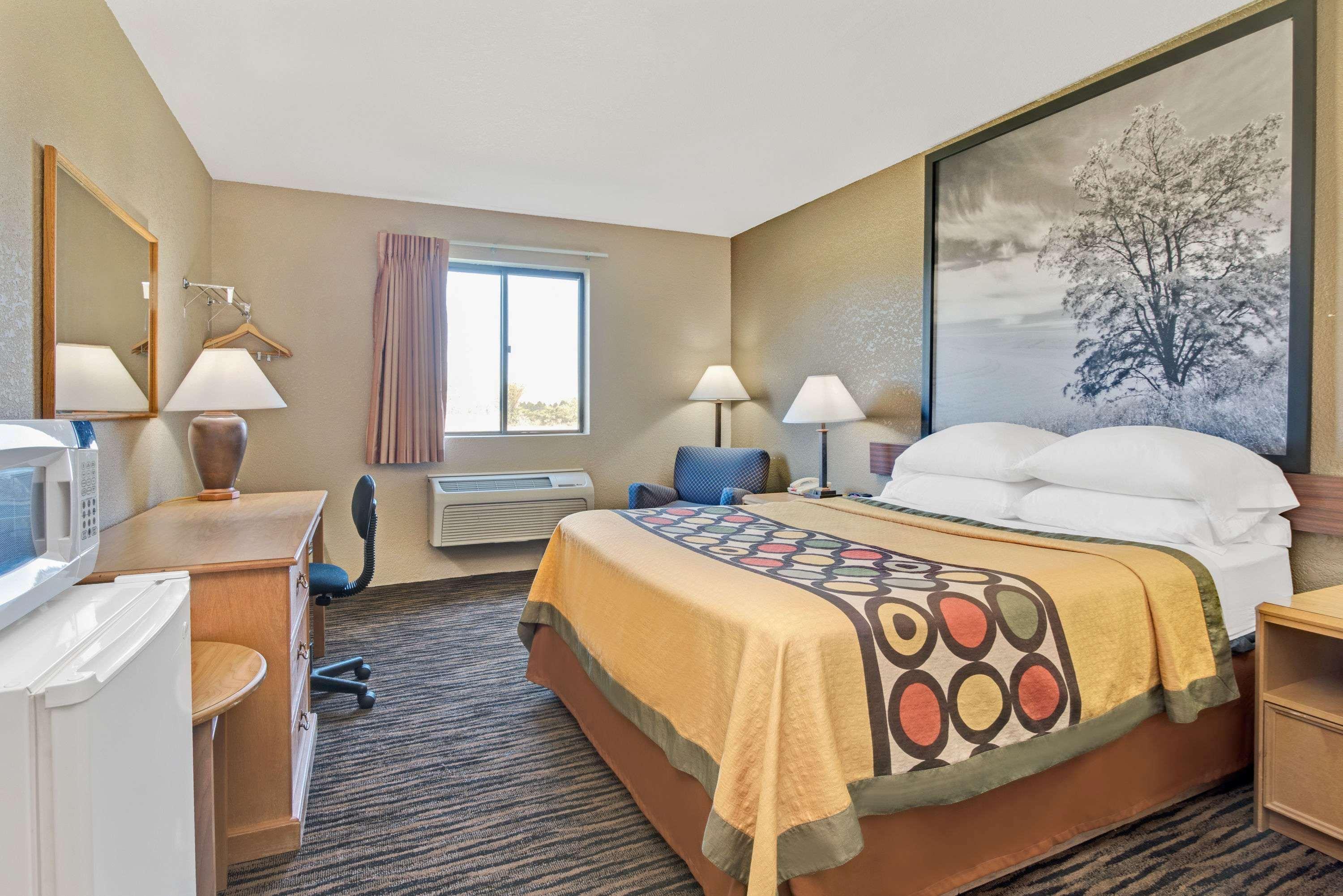 איירוויי הייטס Super 8 By Wyndham Spokane/West מראה חיצוני תמונה