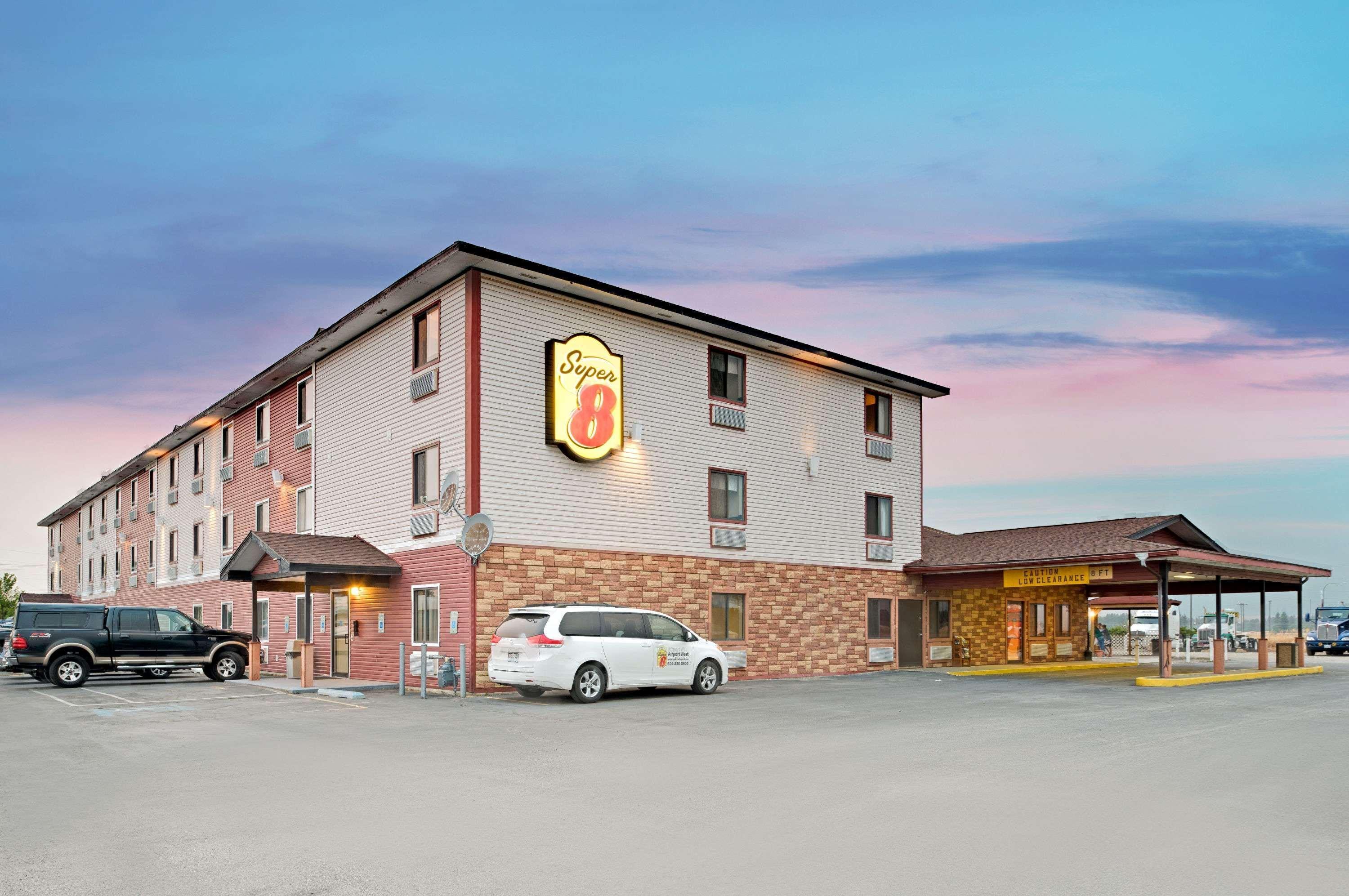 איירוויי הייטס Super 8 By Wyndham Spokane/West מראה חיצוני תמונה