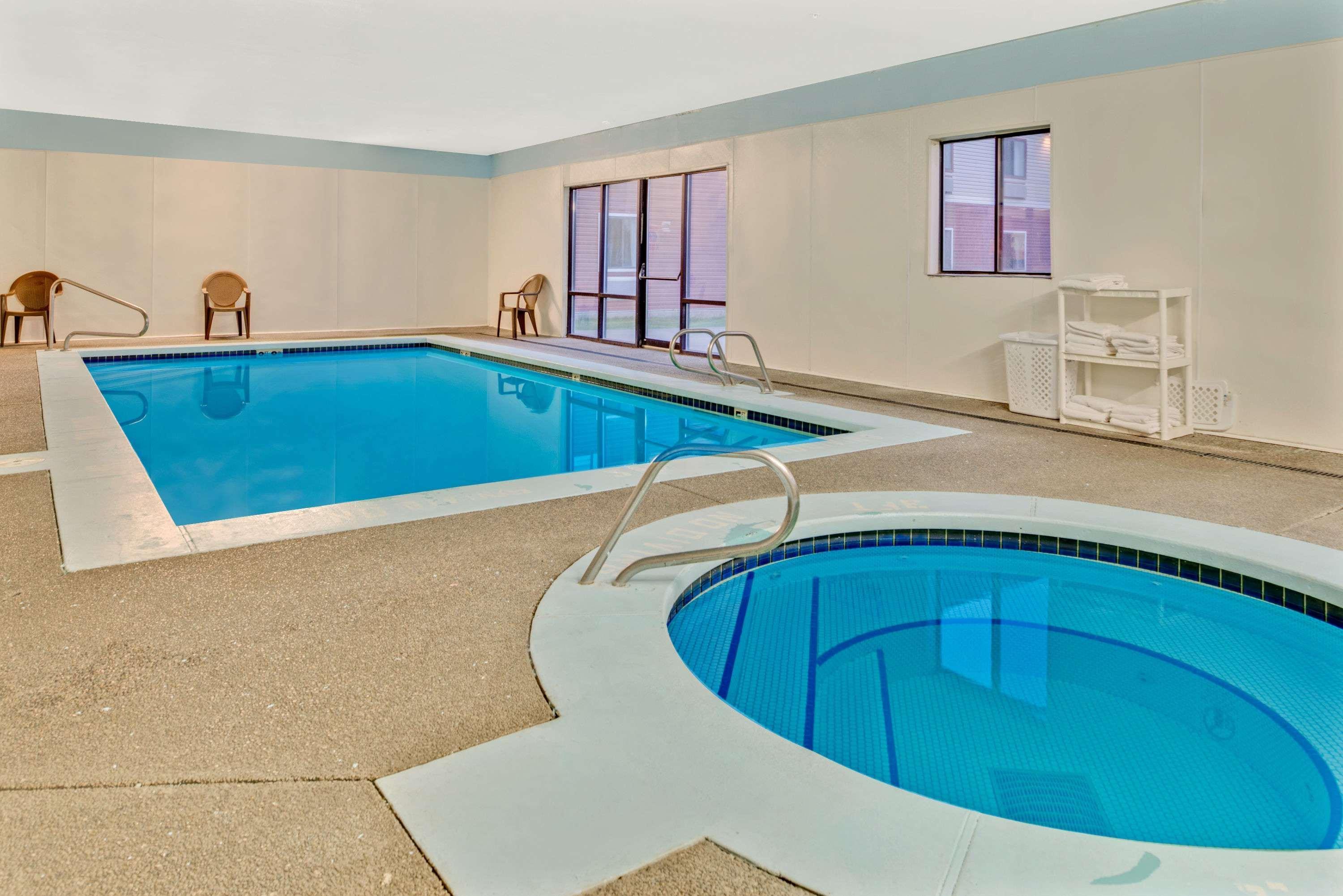 איירוויי הייטס Super 8 By Wyndham Spokane/West מראה חיצוני תמונה