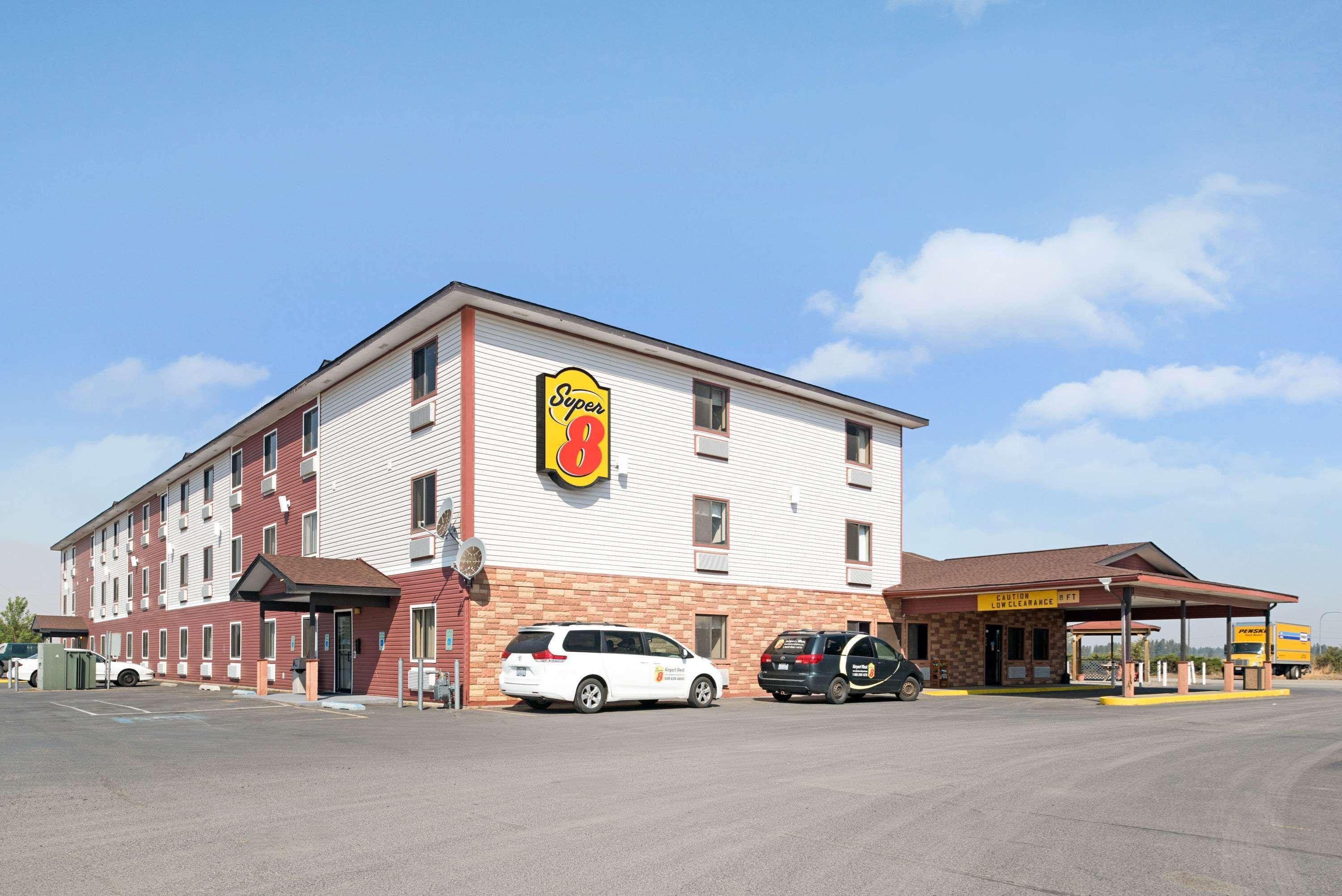 איירוויי הייטס Super 8 By Wyndham Spokane/West מראה חיצוני תמונה