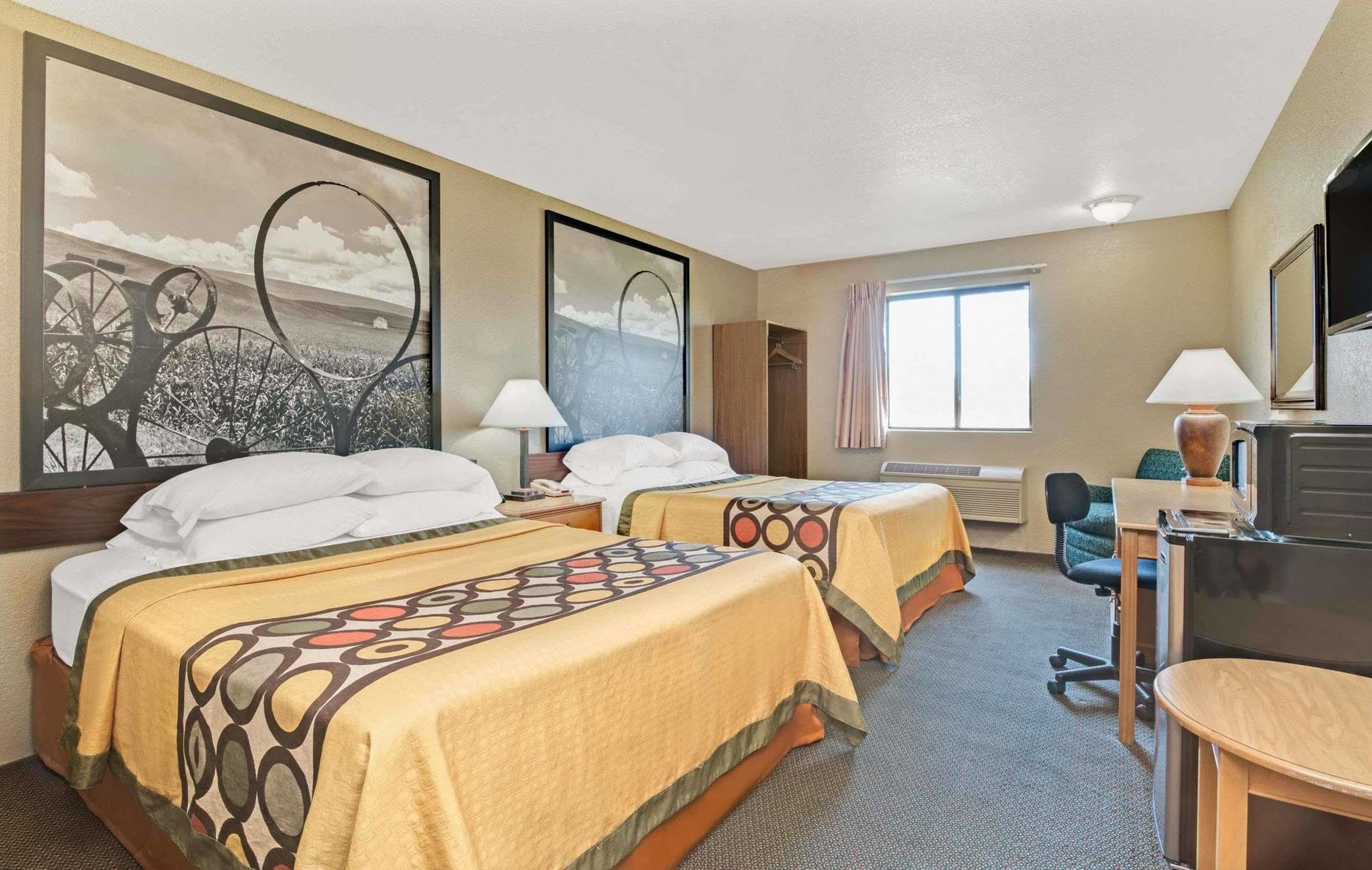 איירוויי הייטס Super 8 By Wyndham Spokane/West מראה חיצוני תמונה